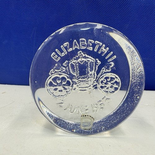 Paperweight queen elizabeth - paperweight,