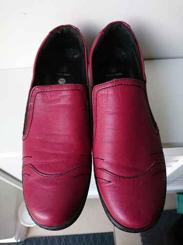 Pavers luck raspberry leather - pavers,