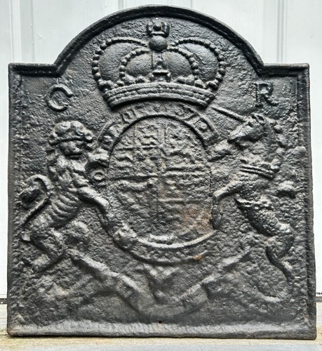 Cast iron fireback coat - cast,