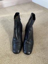 LADIES BOOTS SIZE 6(39) BLACK LEATHER BY RUSSELL AND BROMLEY