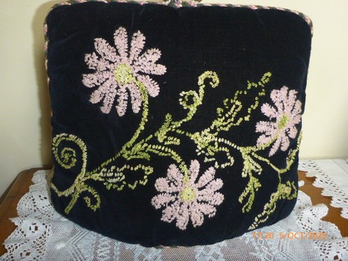Vintage tea cozy embroidered - vintage,