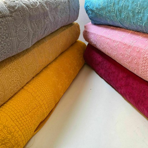 100 cotton lawn broderie - 100%,