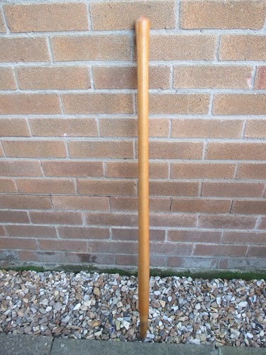 Hardwood long handled handle - hardwood,