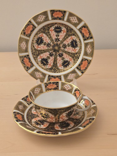 Antique royal crown - derby, old