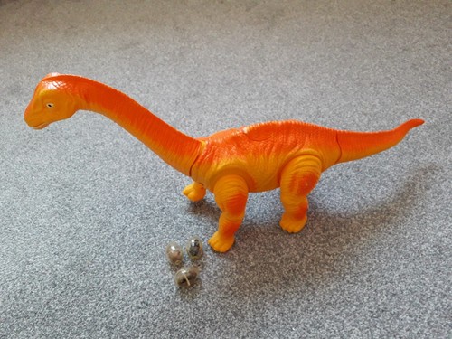 Large walking dinosaur - large,