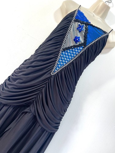 Black dress midi sleeveless