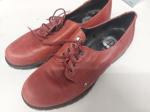 Red dead ladies - red,