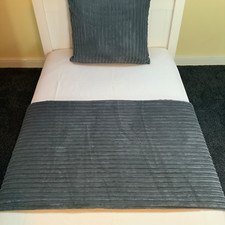 Jumbo Cord Bed Runner Throw