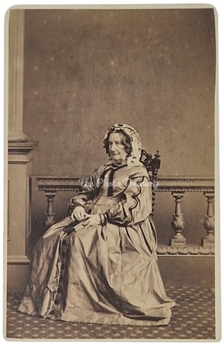 Cdv barnstaple seated lady - cdv,