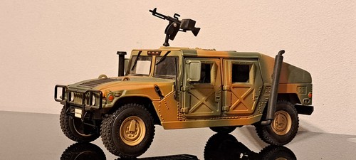 Scale 1992 humvee - 1/18, v8
