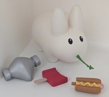 Original Kidrobot 5" White Labbit Includes 4 Interchangeable Accessories