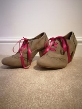 Beige Retro Vintage Pin Up