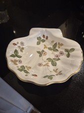 Wedgwood Wild Strawberry Shell