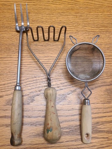 Vintage lot wood handle - of, 3