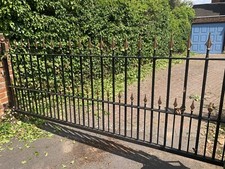 Entrance or Driveway Gate Iron with Gold Tipped Fleur-de-Lys, 300 x 112 cm