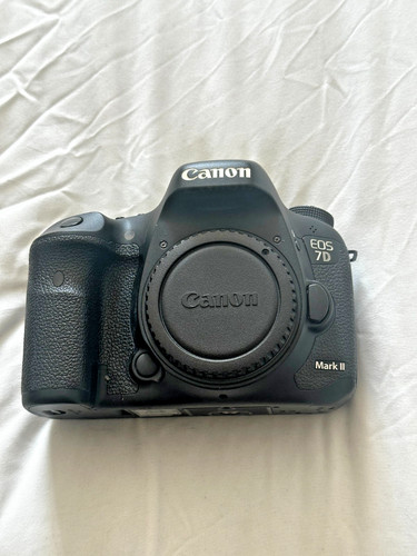 Canon eos mark dslr - 7d,