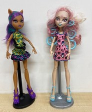 Monster High - Clawdeen Wolf & Viperine Gorgon Dolls w/ Stands