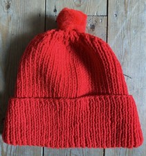 NEW Hand Knitted Handmade Red 100% Wool Warm Pom Pom Bobble Beanie Hat, One Size