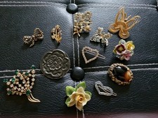 12 Vintage Brooches/ Hair Slides Costume Jewellery Plus 2 Extra That Are Broken
