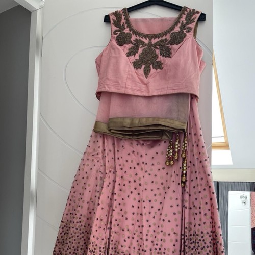 Heavy pink lehnga size - heavy,