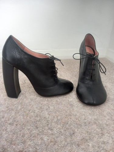 850 victoria beckham - victoria, duck
