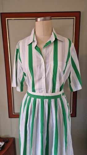 Vintage mondi green - and, white