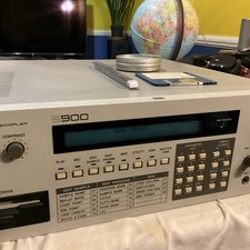 Akai S900 MIDI 12 bit digital