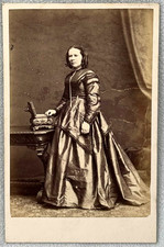 CDV LONDON STEREOSCOPIC LADY RINGLETS IN HAIR OPEN CASKET BOX ANTIQUE PHOTO CURL