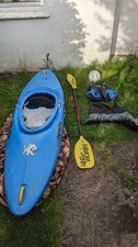 Kayak: Pyranha 255 w/ fins, sit-in sea/river, incl equipment EXCEPT helmet