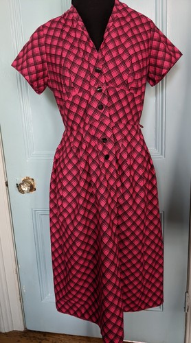 True vintage 1950s pink black - true,