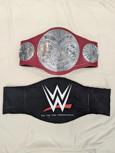 Wwe official raw - wwe, red