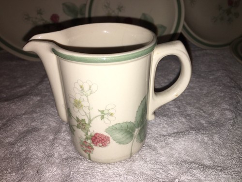 Wedgwood raspberry cane - raspberry,