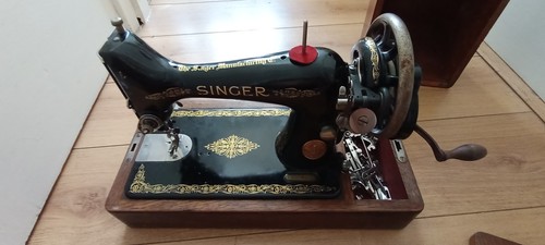 Vintage singer sewing machine - singer,