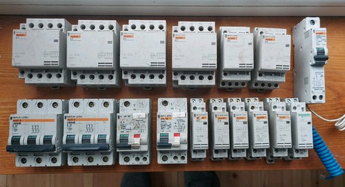 Joblot merlin gerin multi - 9, ct
