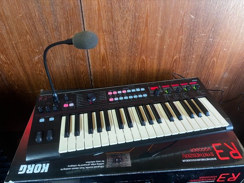 Korg synthesizer vocoder - korg, r3