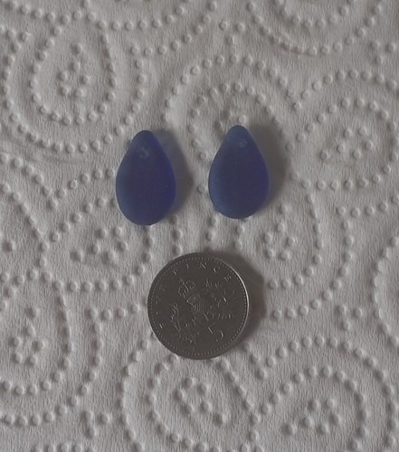 Dark blue pieces top drilled - blue,