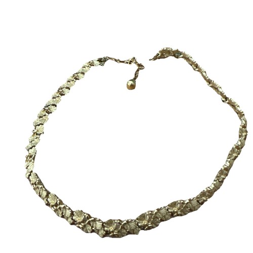 Vintage crown trifari - vintage,