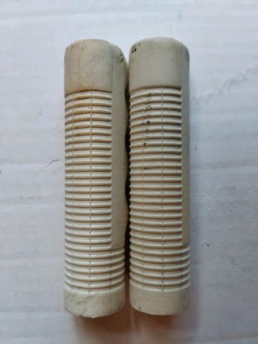 Vintage plastic grips 2mm - plastic, 22.2mm