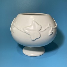 Dartmouth Pottery 240 Off White Ivy Design Bowl Vase 