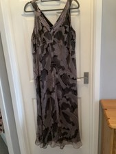 Windsmoor Dress Size 22. Sleeveless/V Neck.  Good Condition