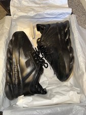 Versace chain reaction