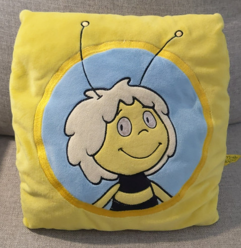 2012 maja maya the bee - bee, yellow