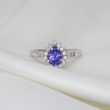 Iliana 18K White Gold Pear Cut