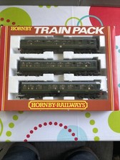 Hornby. R369, BR 3-Car Diesel Multiple unit, Class 110, in green, OO Gauge