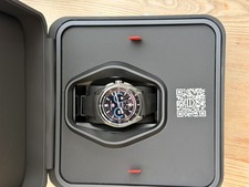 ** WORN TWICE ** Tag Heuer