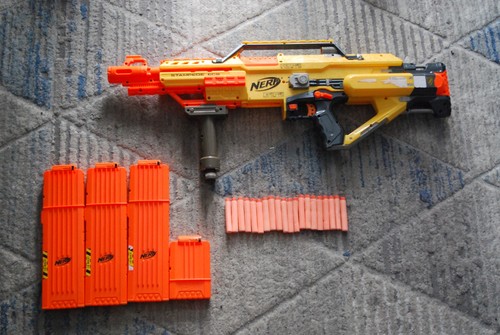 Nerf stampede with mags - stampede,