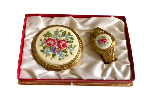 Vintage crest powder compact - vintage,