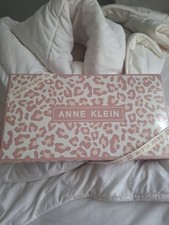 Anne klein