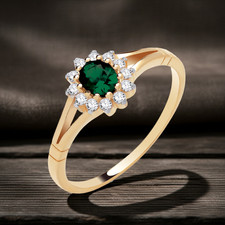 18ct Gold Emerald Cluster Ring