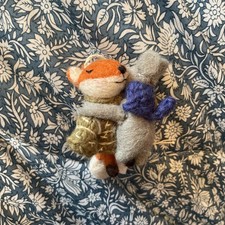 Fox hugging Rabbit Wool Felt
